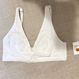 ⭐️Wireless White Deep‑V Comfort Bralette